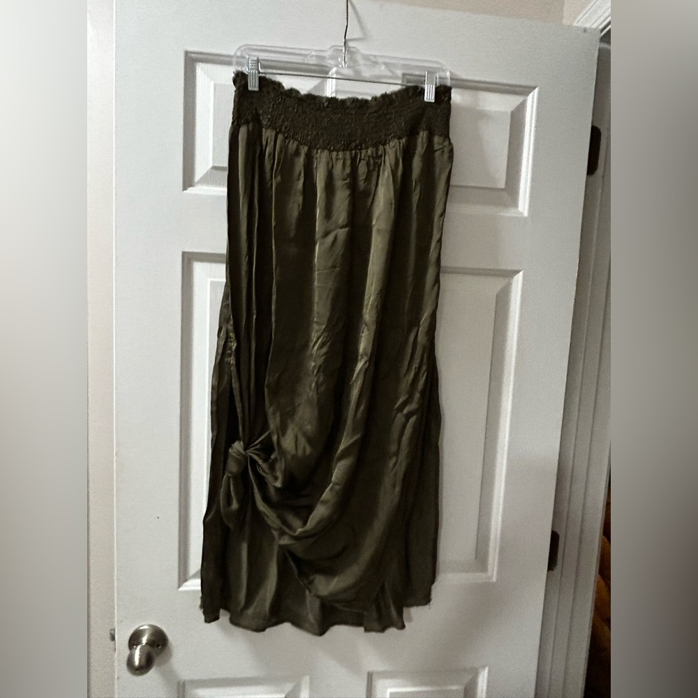 Arie shine midi skirt in olive size XL